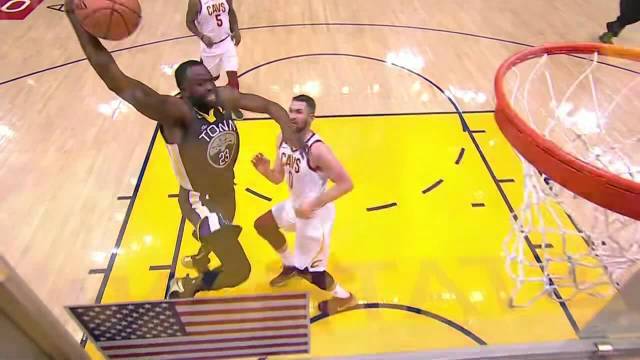  药厂边锋争议庆祝动作引发舆论风波  